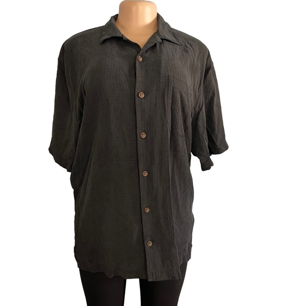 3/$30 ☀️ Tommy Bahama Black Silk Cigar Button Down Shirt